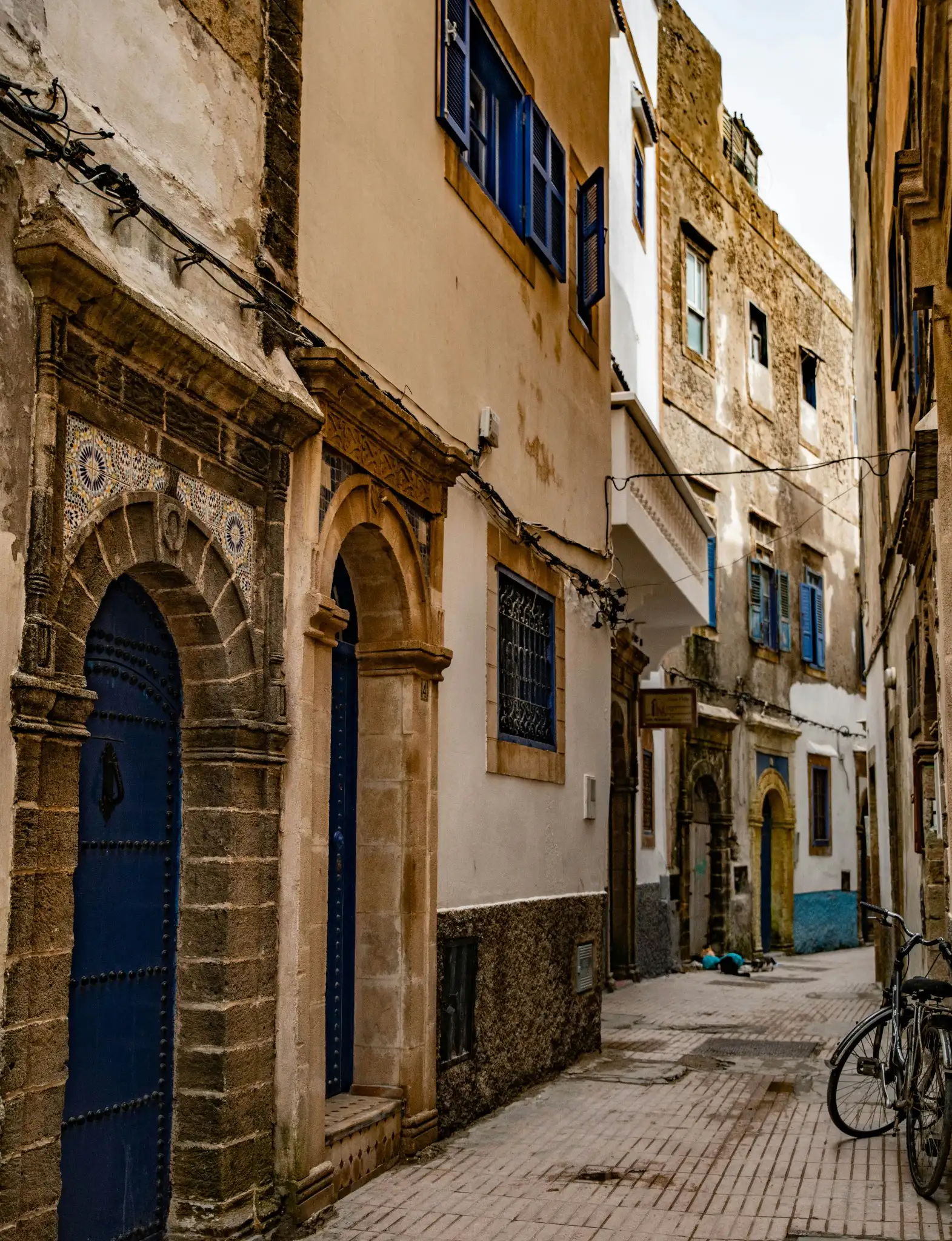 Morocco Desert Hub driver and travelers on an Essaouira day trip